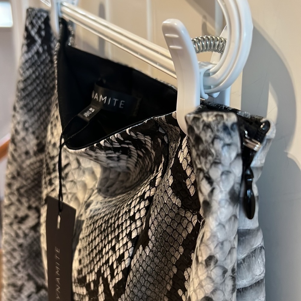 Dynamite Snake Print Textured mini skirt - Picture 4 of 4